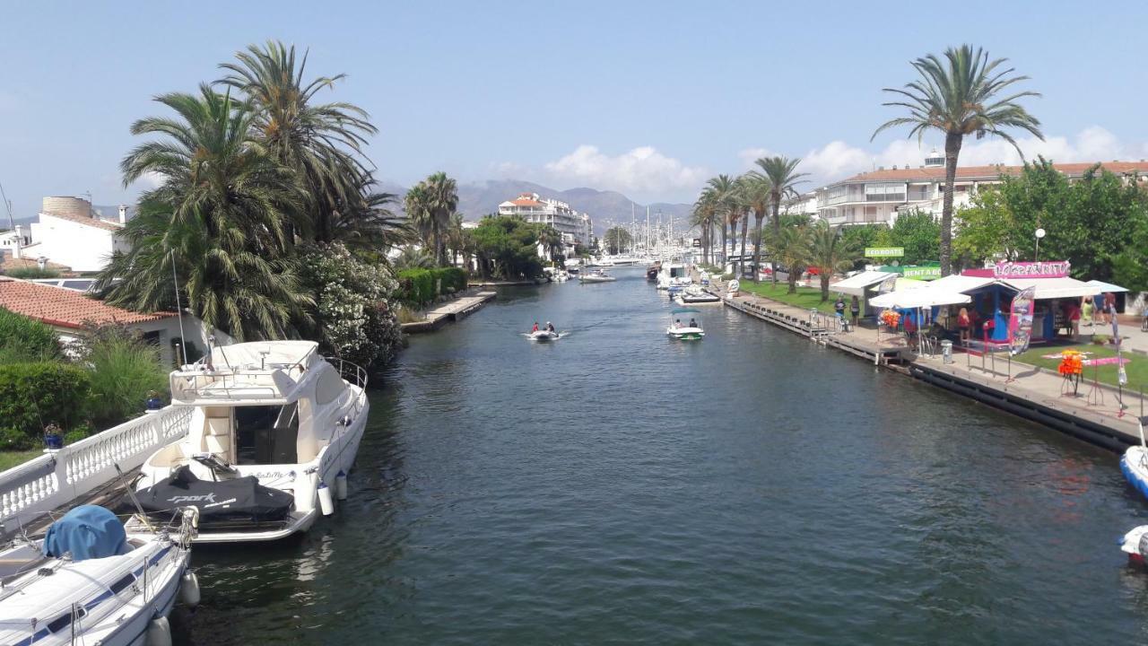 Villa Promenade Terrace Empuriabrava Exterior photo